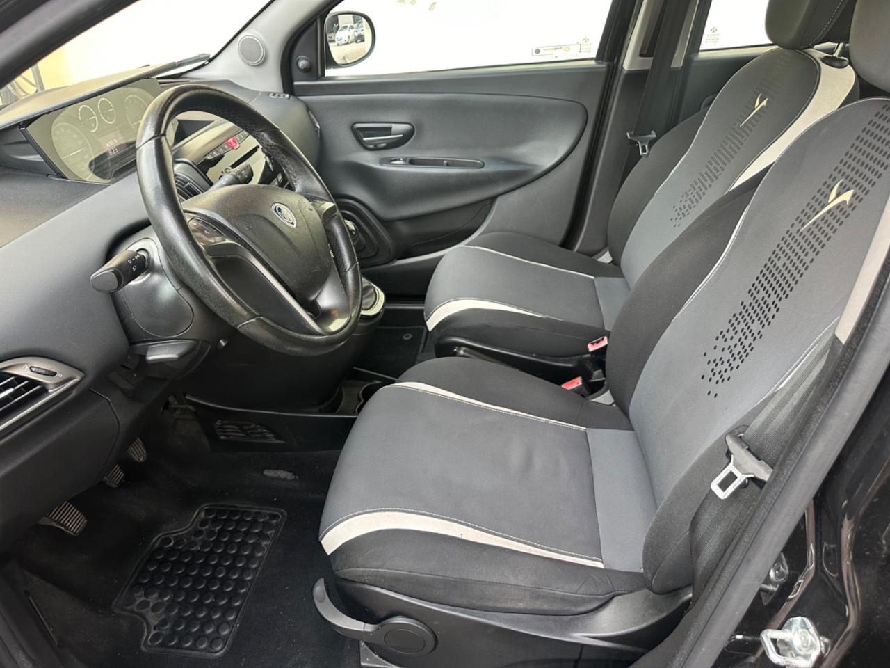 Lancia Ypsilon 1.2 69 CV 5 porte GPL Ecochic Gold