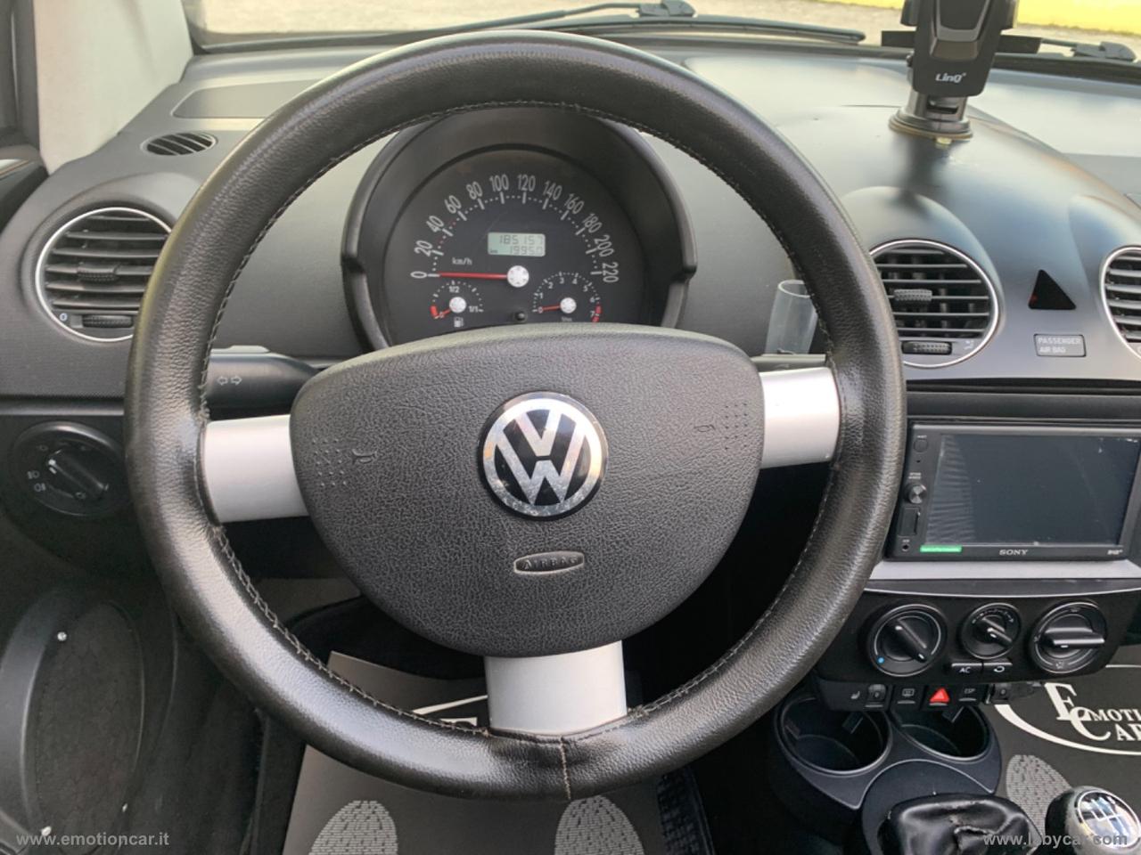 VOLKSWAGEN New Beetle 1.6 Cabrio - 2003
