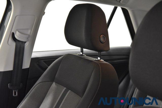 VOLKSWAGEN T-Roc 2.0 TDI BUSINESS BMT NAVIGATORE COCKPIT