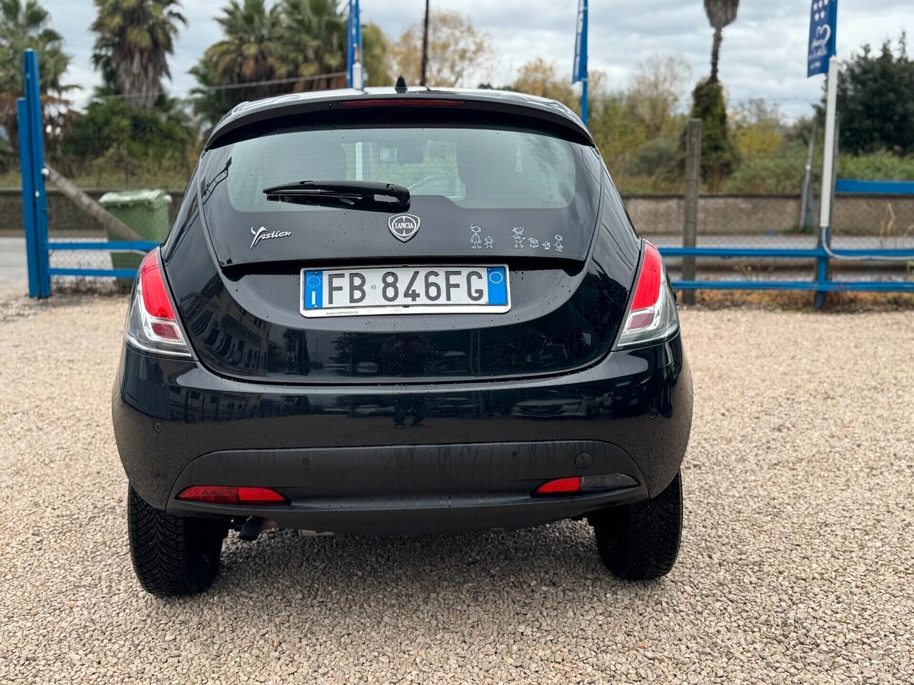 Lancia Ypsilon 0.9 TwinAir 85 CV 5 porte Metano Ecochic Gold 11/2015 1 prop. nord italia km certificati