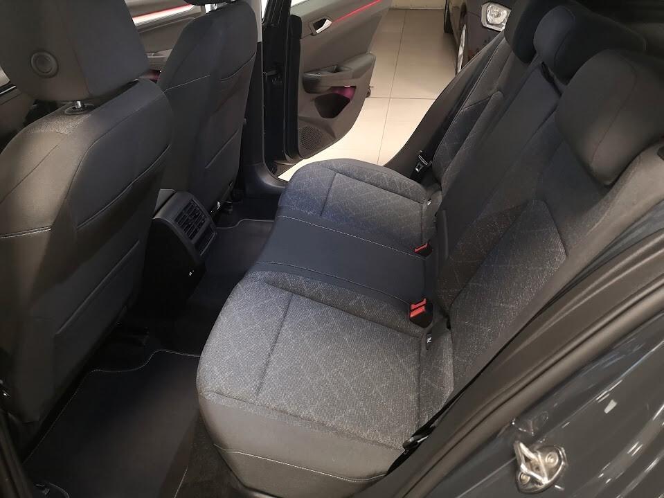Volkswagen Golf 1.0 TSI EVO Life 81 KW 32.517 KM