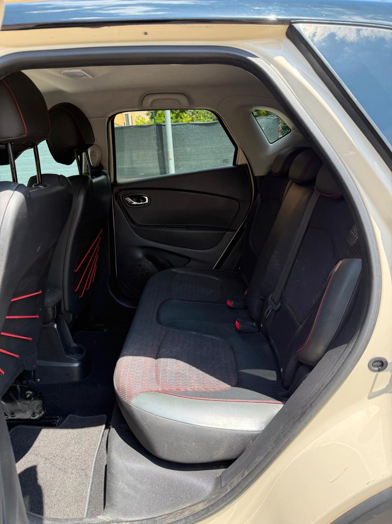 Renault Captur 1.5 dci - NEOPATENTATI - NAV. - 12 MESI DI GAR. -
