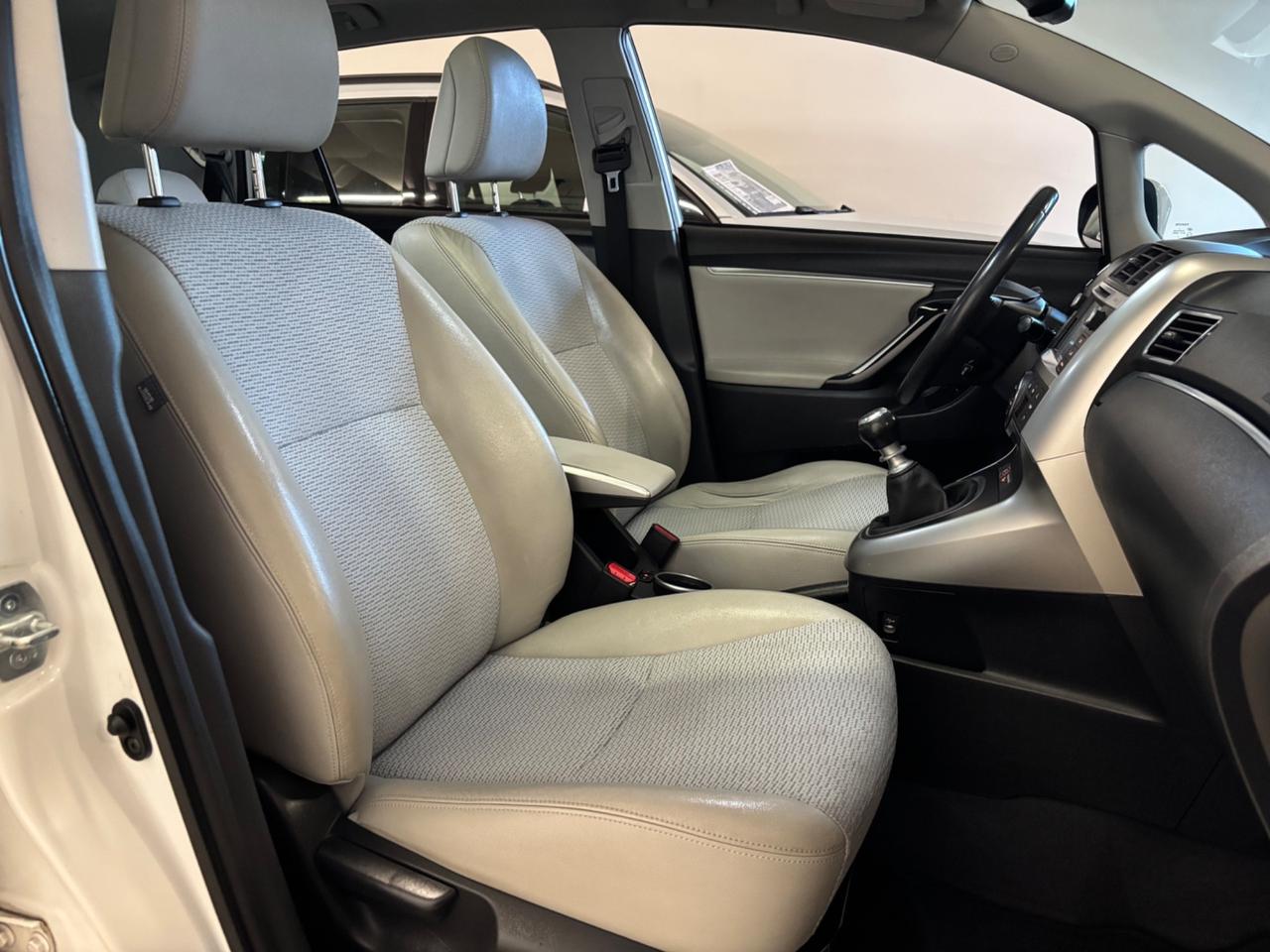 Toyota Verso 1.6 D-4D | 7 POSTI |