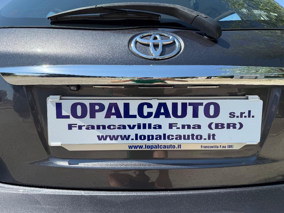 TOYOTA - Yaris - 1.4 D-4D 5p. Lounge MY 16 ; Adatta ai Neopatentati