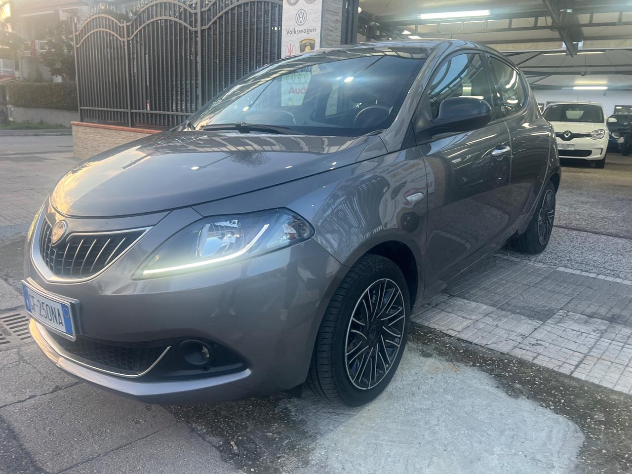 Lancia Ypsilon 1.0 FireFly 5 porte S&S Hybrid Ecochic Gold