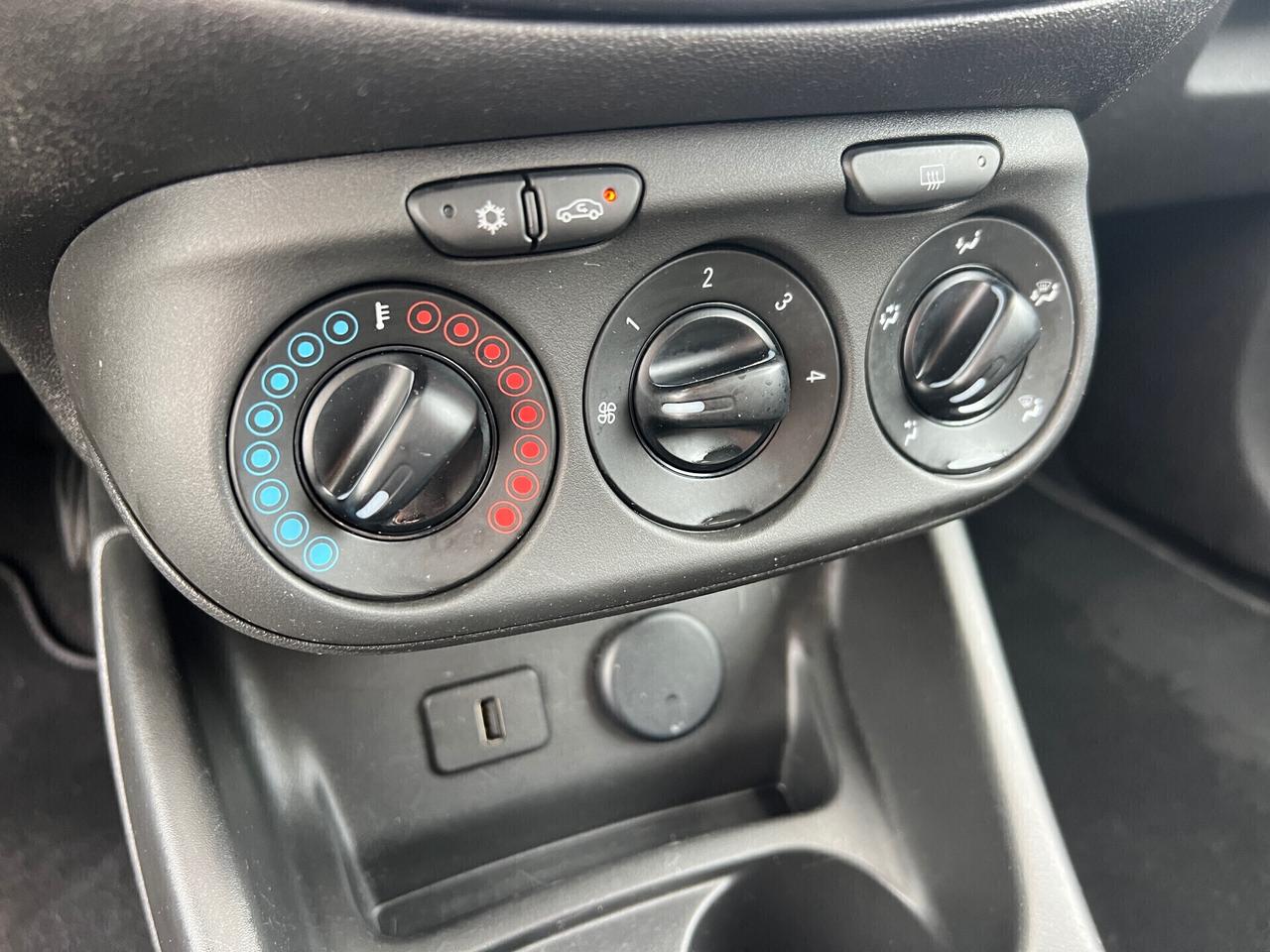 Opel Corsa 1.2 51KW 3PORTE-2015"NEOPATENTATI"