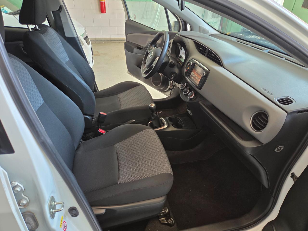 Toyota Yaris 1.0 5 porte Lounge unico proprietario
