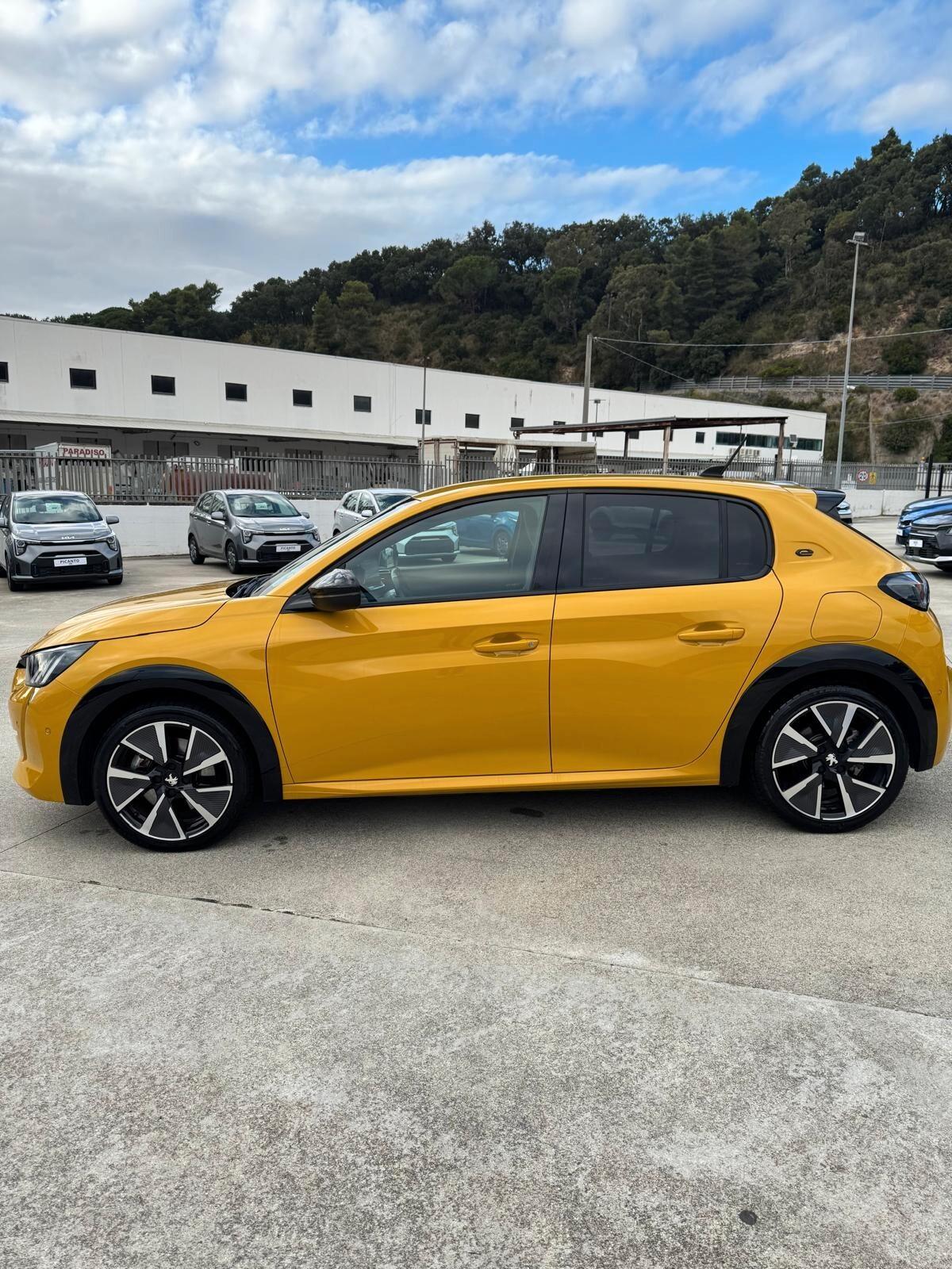 Peugeot 208 motore elettrico 136 CV 5 porte GT