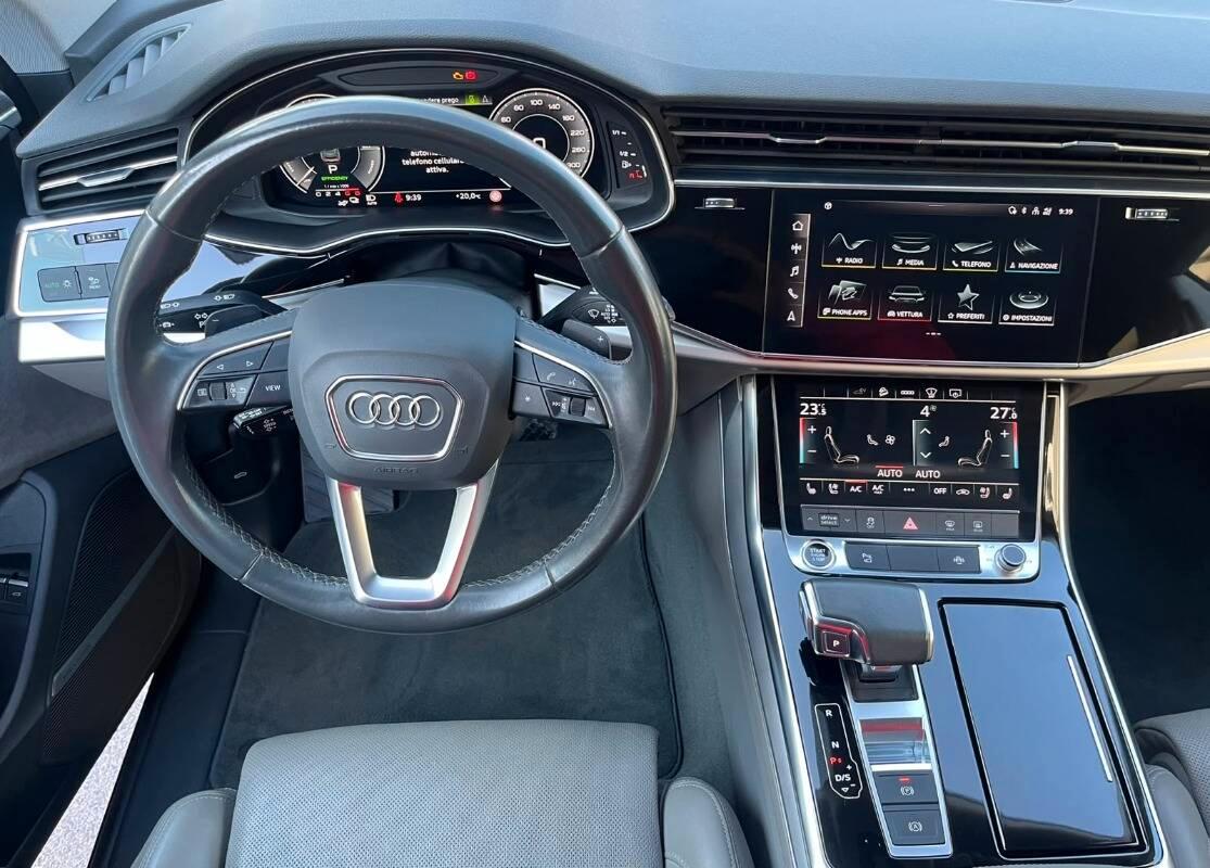 Audi Q8 55 3.0 tfsi e quattro tiptronic