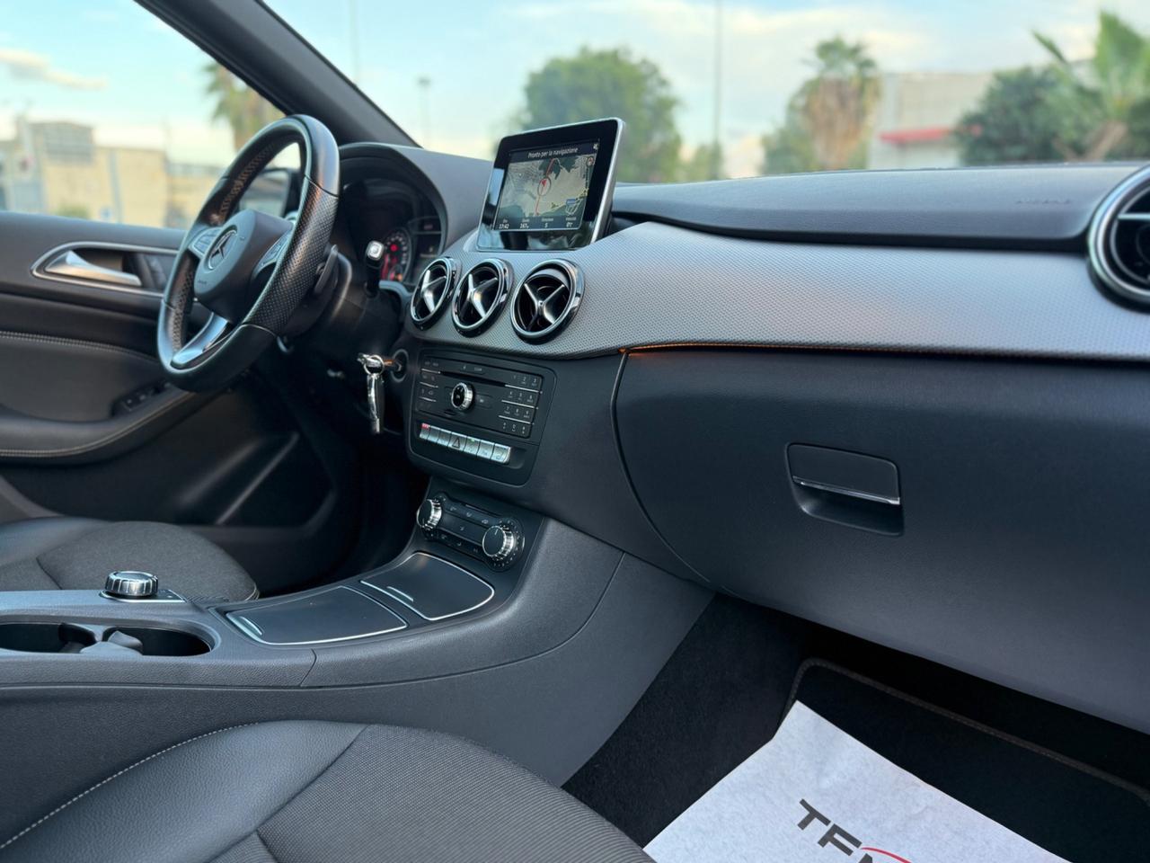 Mercedes classe B180 cdi autom SOLO 56.000KM - 2015