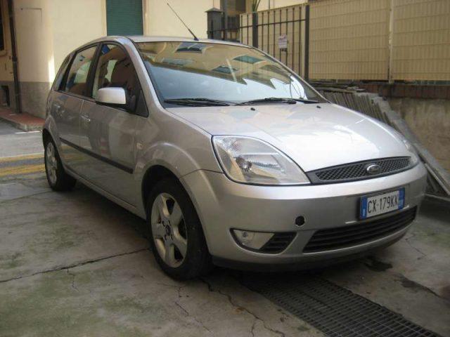 FORD Fiesta 1.2 16V 5 PORTE TECNO