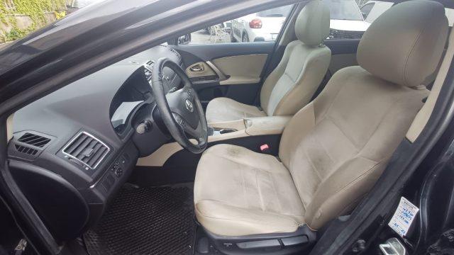 TOYOTA Avensis 2.0 D-4D Wagon Lounge