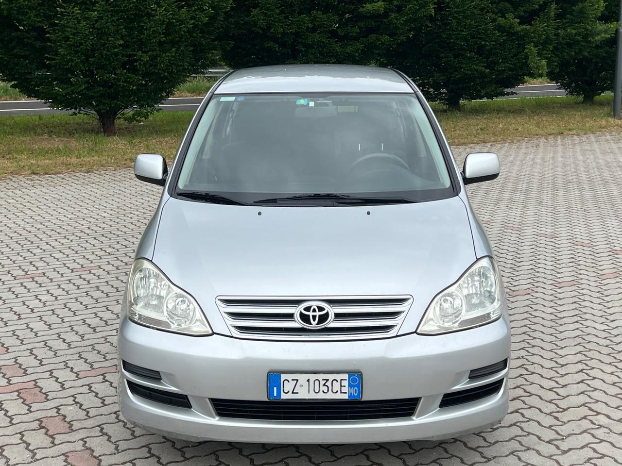Toyota Avensis 2.0 D-4D 16V Station Wagon