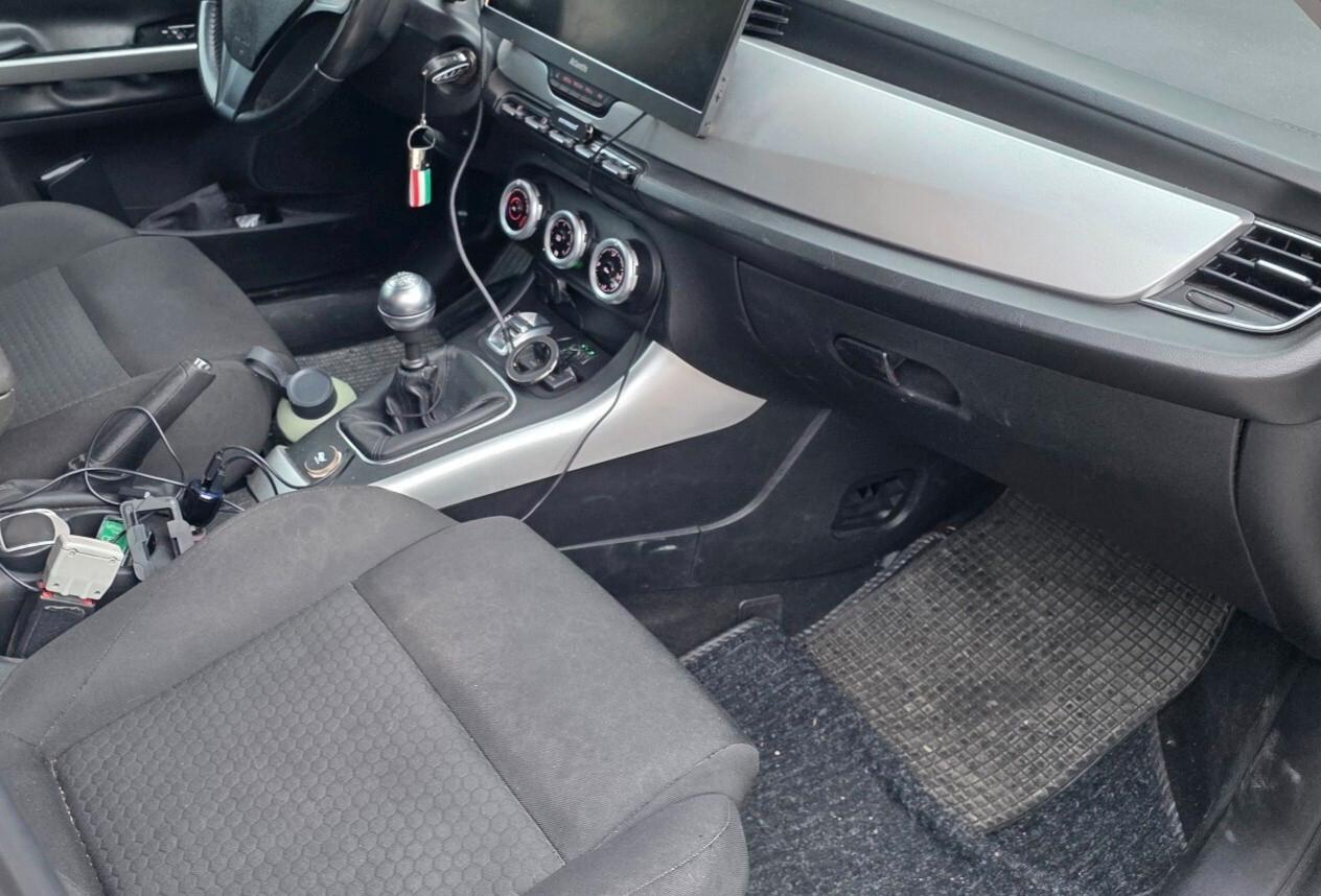 Alfa Romeo Giulietta 1.4 Turbo 120 CV GPL Distinctive