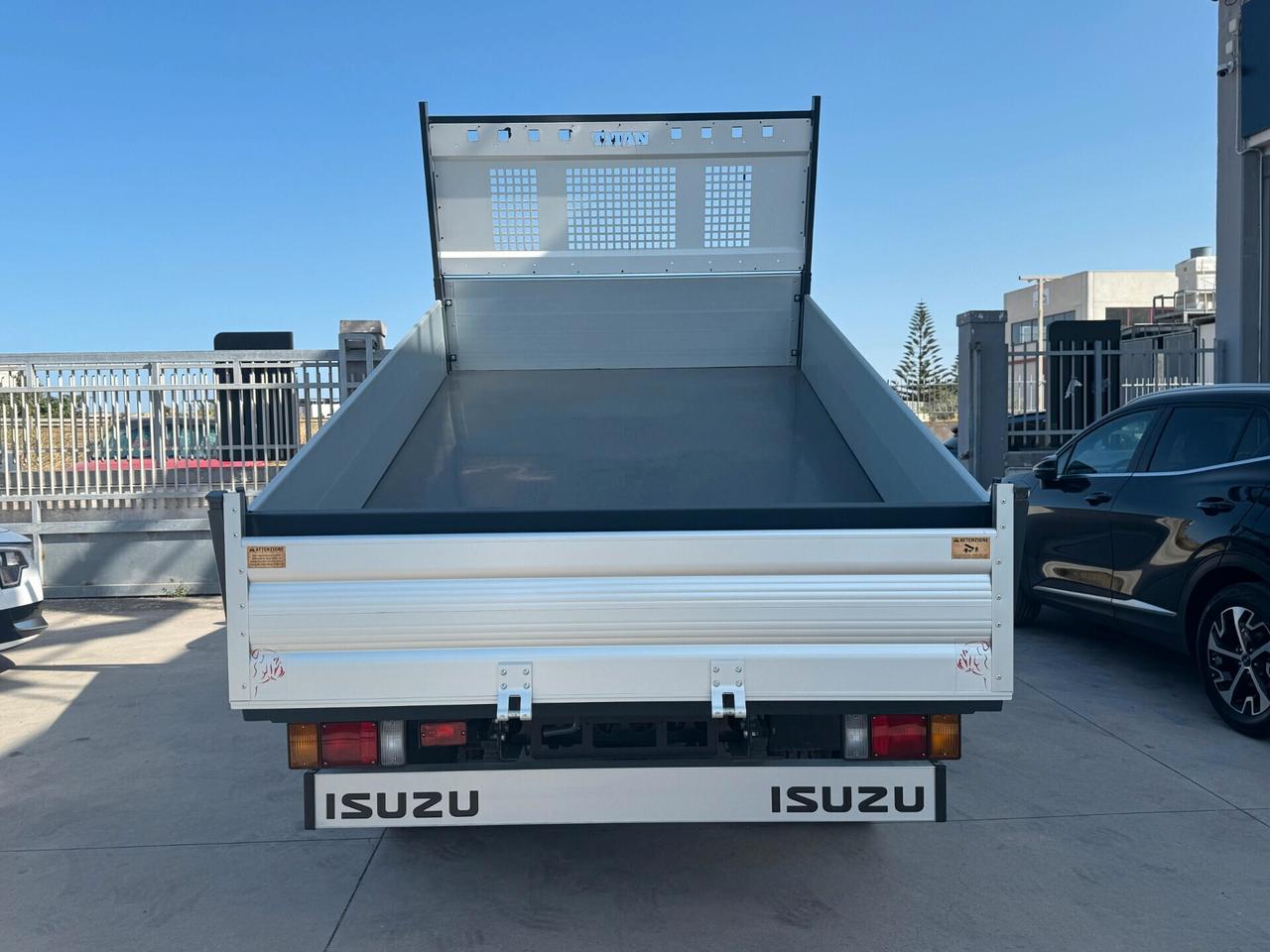 Isuzu M21 2.0 120 cv Ribaltabile Trilaterale