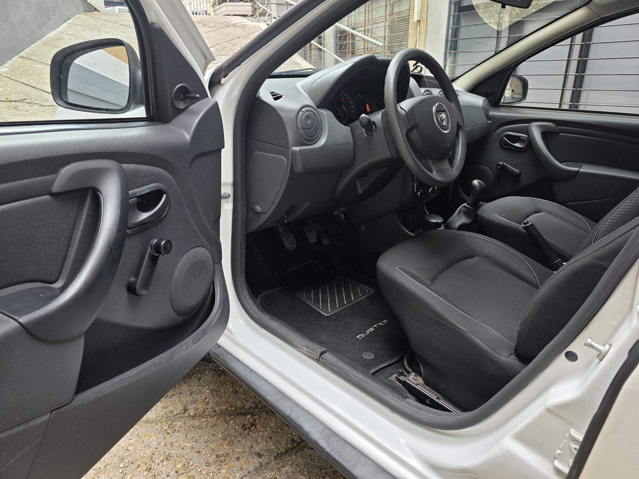 DACIA DUSTER - UNICO PROPRIETARIO - GANCIO TRAINO