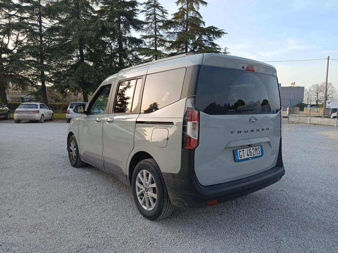 Ford Tourneo Courier 1.0 Titanium Tua a 279€/mese