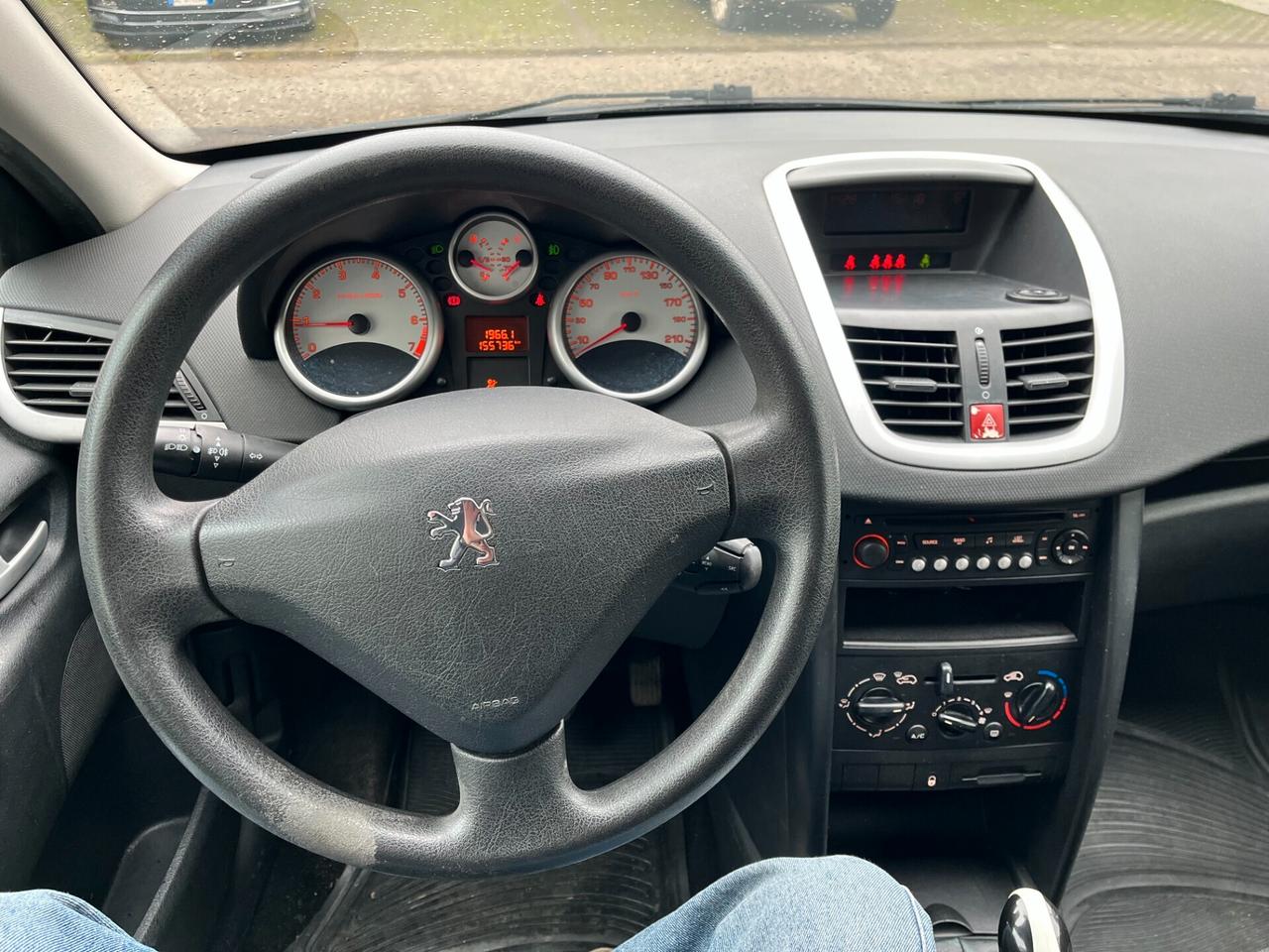 Peugeot 207 1.4 75CV