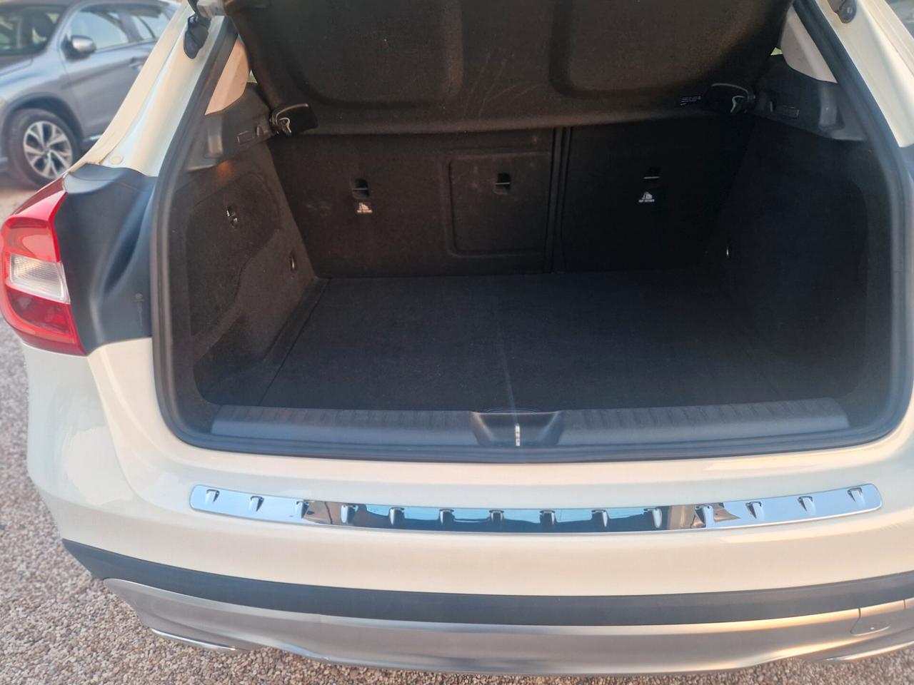 Mercedes-benz GLA 180 d Premium