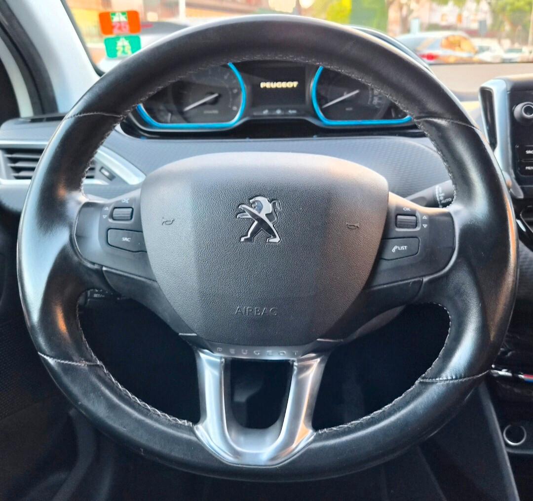 Peugeot 2008 BlueHDi 100 Allure