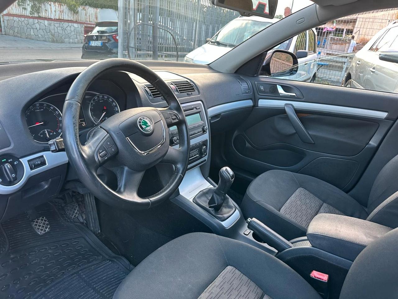 Skoda Octavia 1.6 TDI CR F.AP. Elegance-01/2012