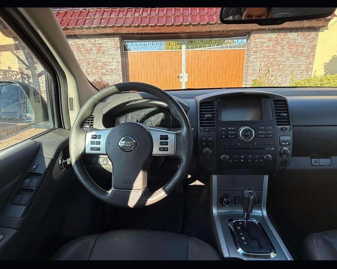 Nissan Navara 3.0 dCi 4 porte Double Cab LE V6 Platinum