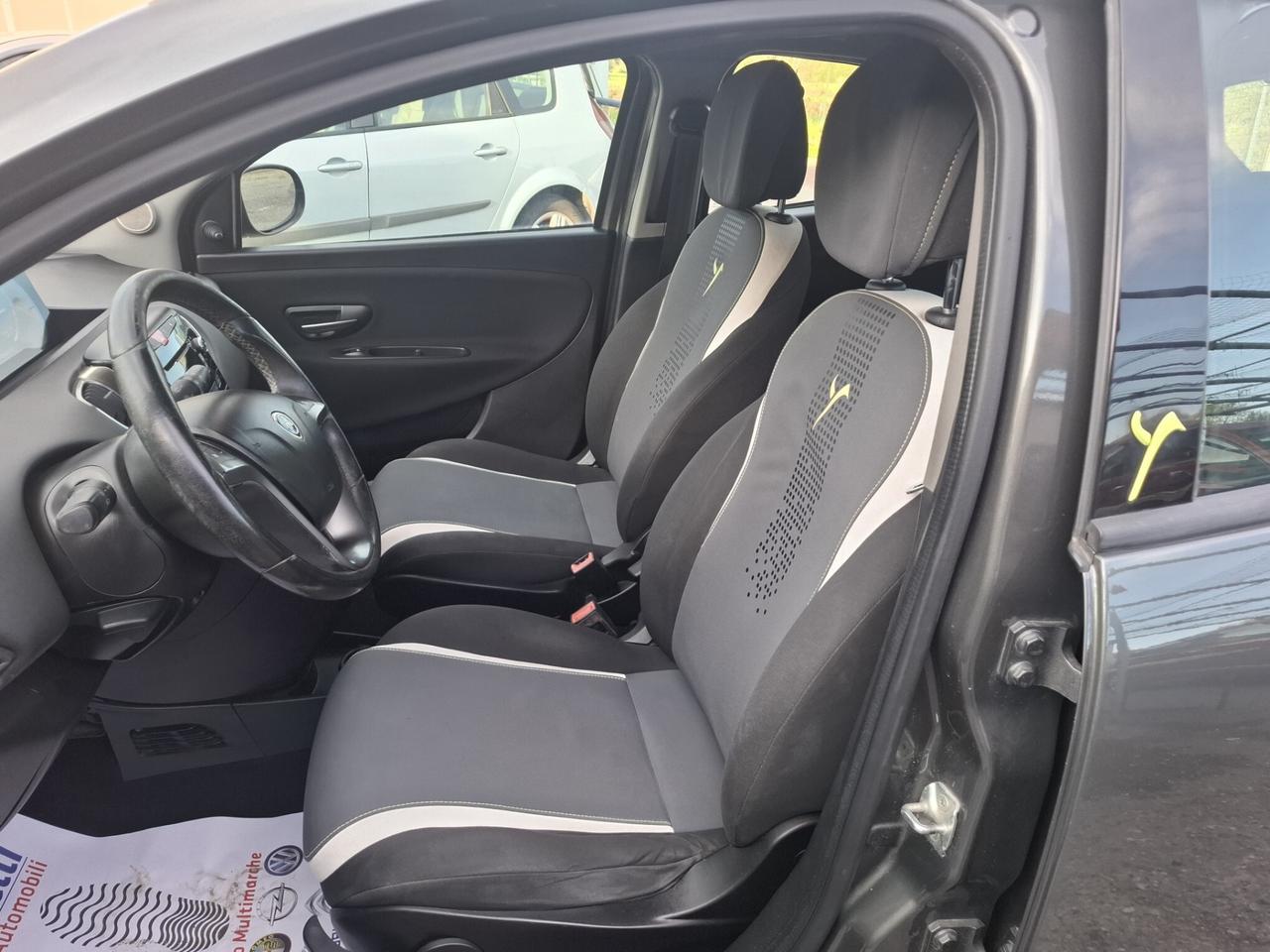 Lancia Ypsilon 1.2 69 CV Platinum