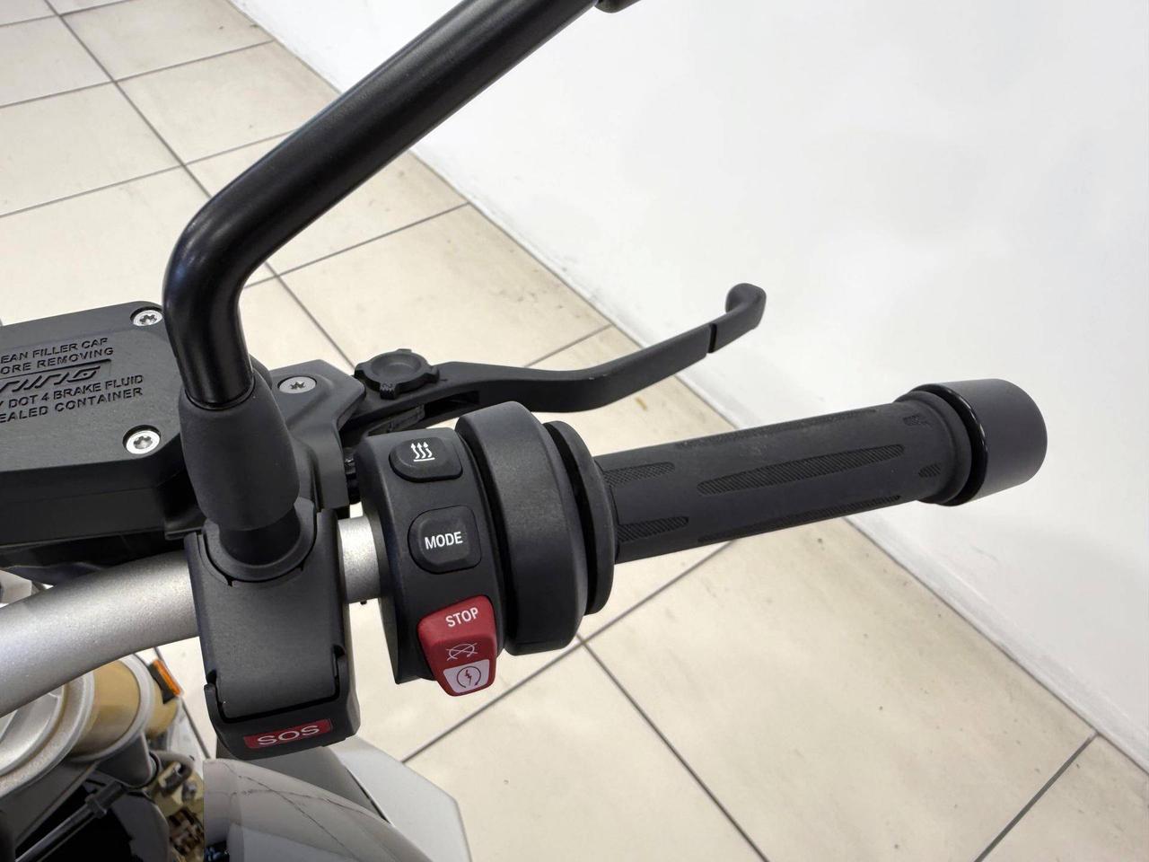 BMW R 1250 R Triple Black