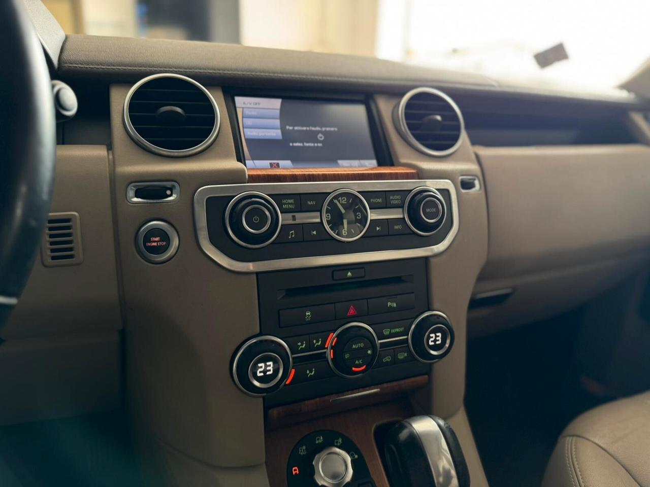 Land Rover Discovery 4 3.0 SDV6 245CV HSE