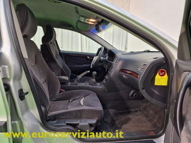 VOLVO V70 2.4 D5 20V cat