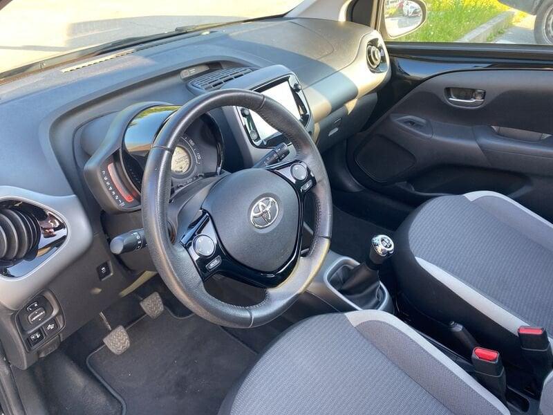 Toyota Aygo Connect 1.0 VVT-i 72 CV 5 porte x-wave