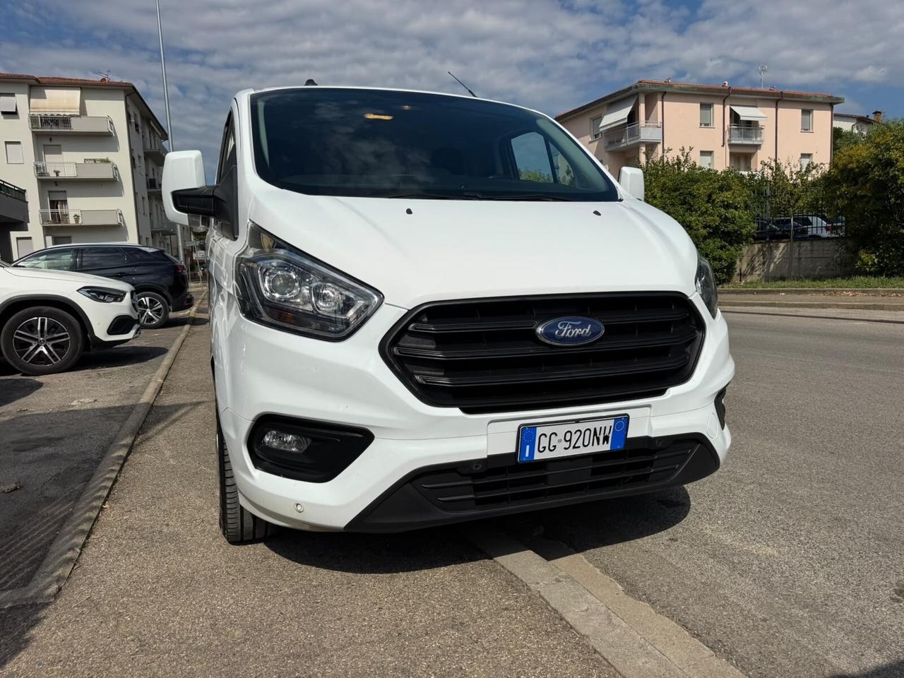 Ford Transit custum ibrido disel