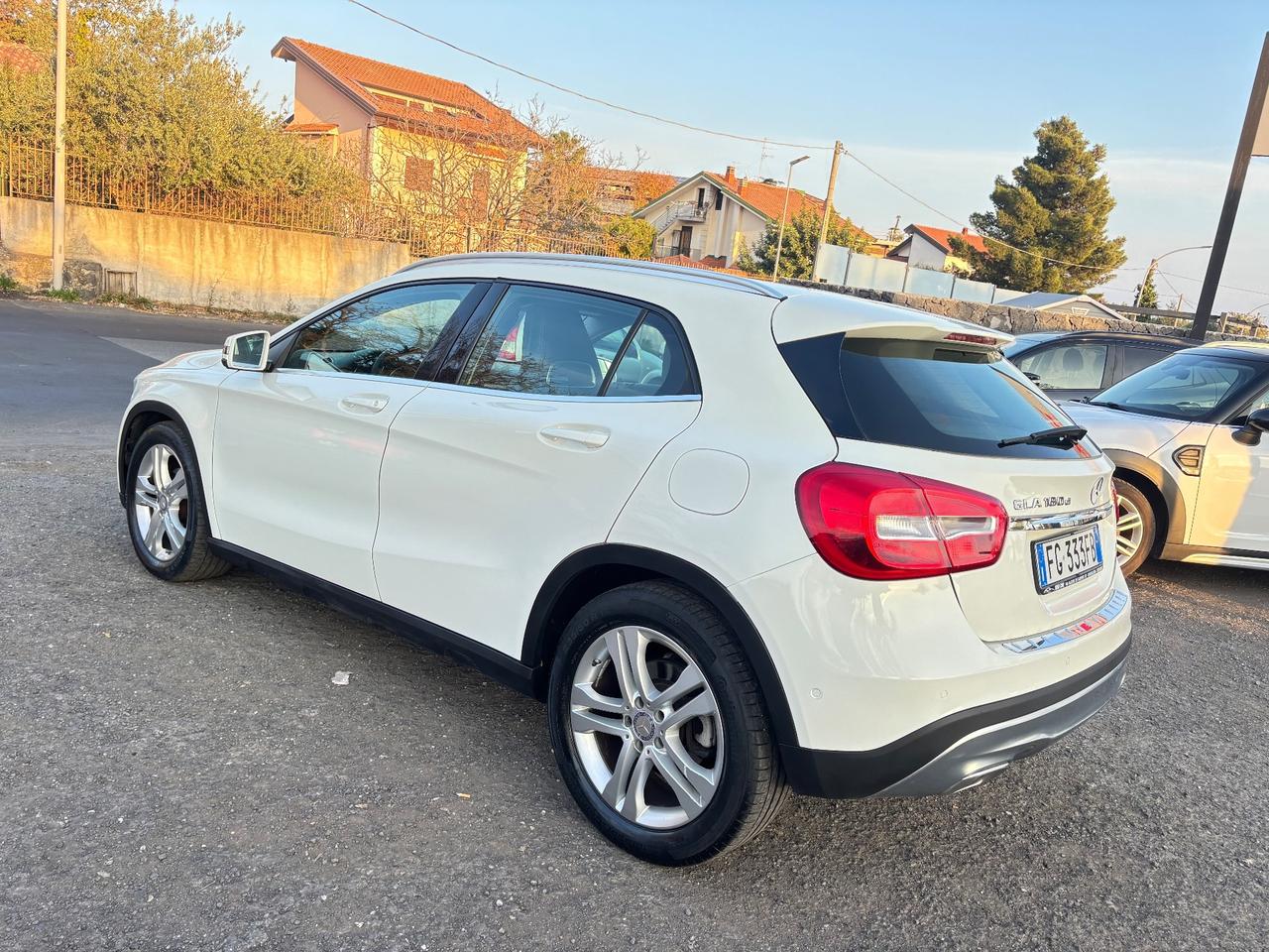 Mercedes-benz GLA 180 d Premium