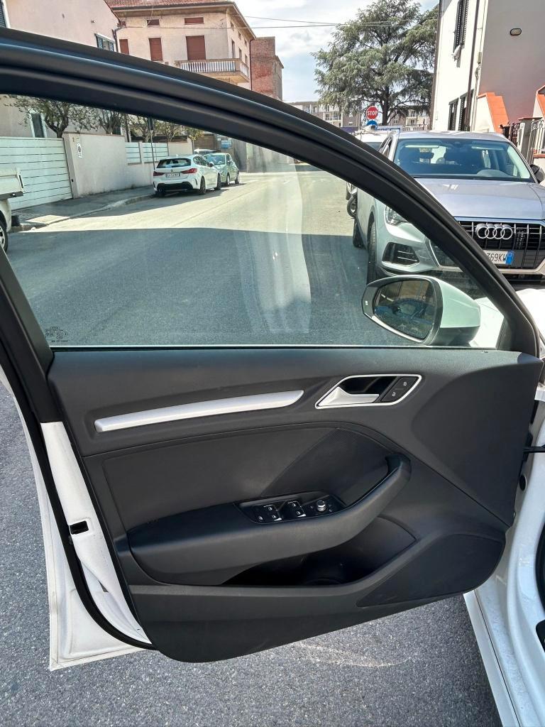 Audi A3 SPB 1.6 TDI clean diesel S tronic Ambition
