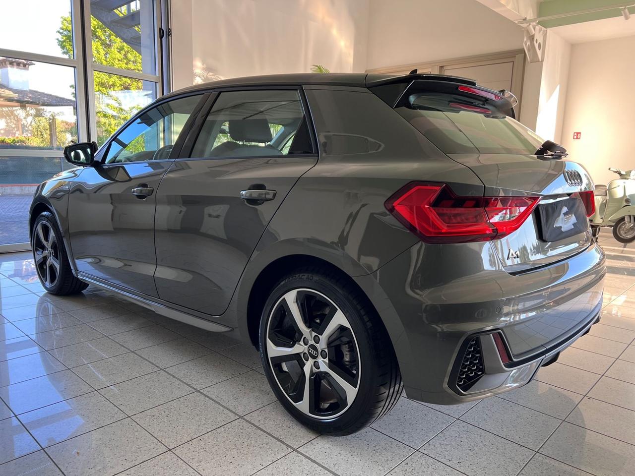 AUDI A1 II 2019 Sportback Sportback 30 1.0 tfsi S Line Edition 116cv s-tronic - VARI COLORI!