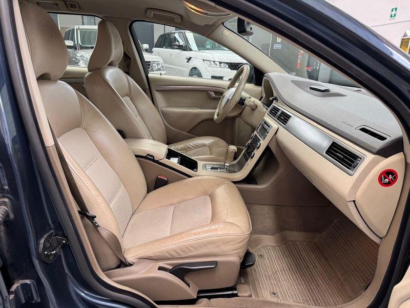 Volvo V70 V70 2.4 d5 Summum 185cv