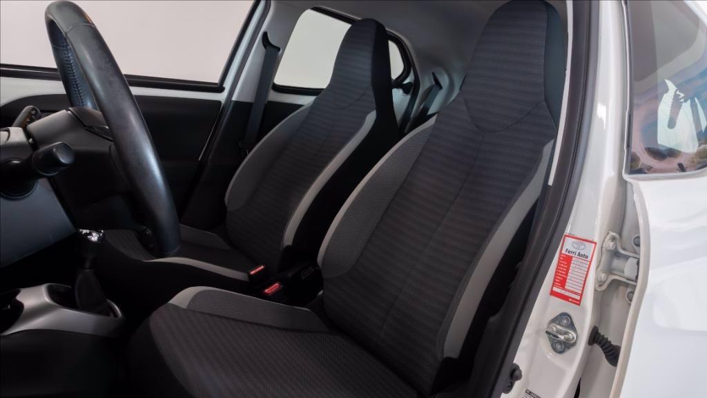 TOYOTA Aygo 5p 1.0 x-play 72cv del 2021