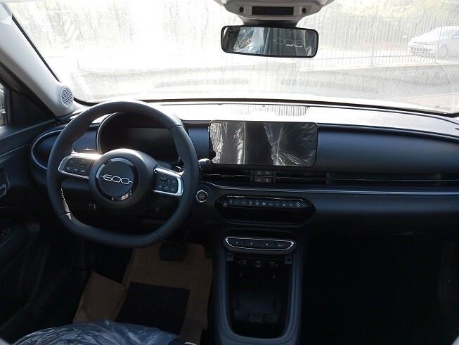 Fiat 600 Hybrid 110 CV DCT MHEV Business