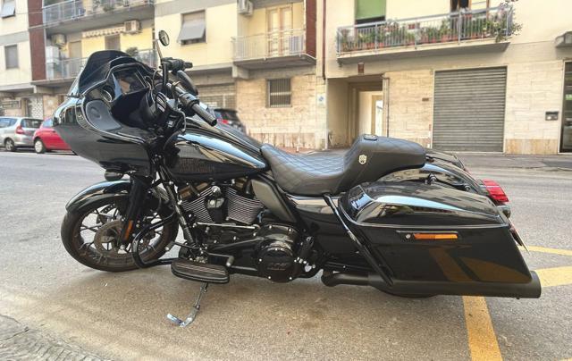 HARLEY-DAVIDSON CVO Road Glide ST