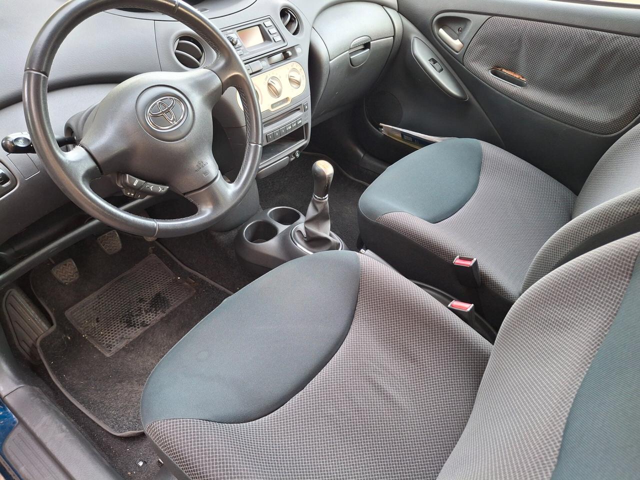 Toyota Yaris 1.0 benzina