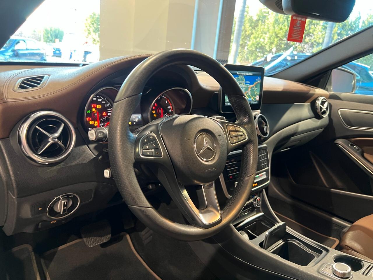 Mercedes-benz GLA 180d Automatic Executive TETTO