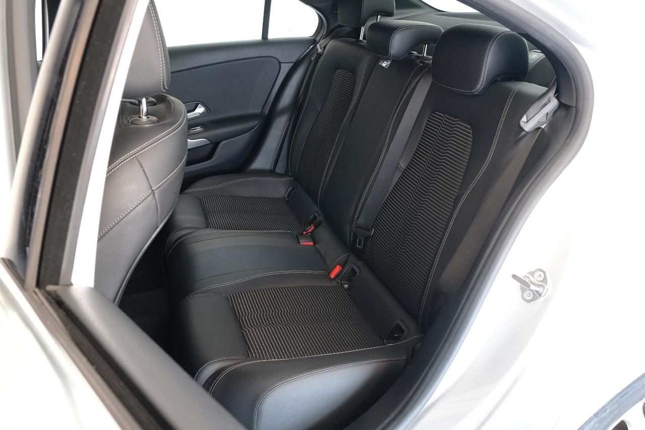 Mercedes-benz A 180 d Sedan Automatic Sport IVA Esposta