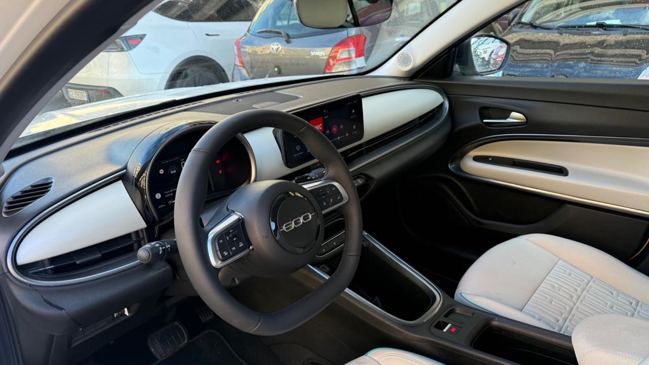 Fiat 600 Hybrid 110 CV DCT MHEV La Prima LED PELLE KAMERA CERCHI 18 PDC SEDILI ELETTRICI RISCALDATI