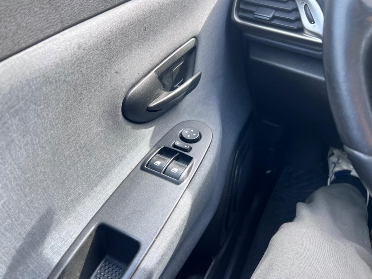 Lancia Ypsilon 1.0 FireFly 5 porte S&S Hybrid Ecochic Gold