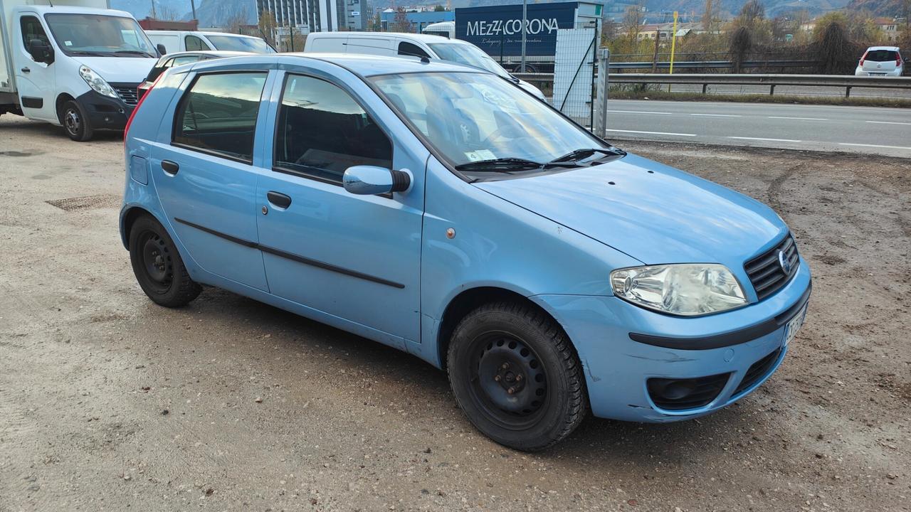 Fiat Punto 1.2 - neopatentati - compreso passaggio