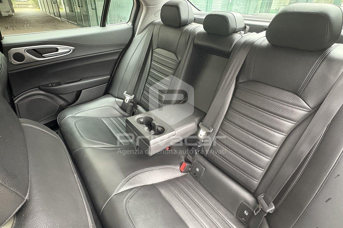 ALFA ROMEO Giulia 2.2 Turbodiesel 210 CV AT8 AWD Q4 Veloce