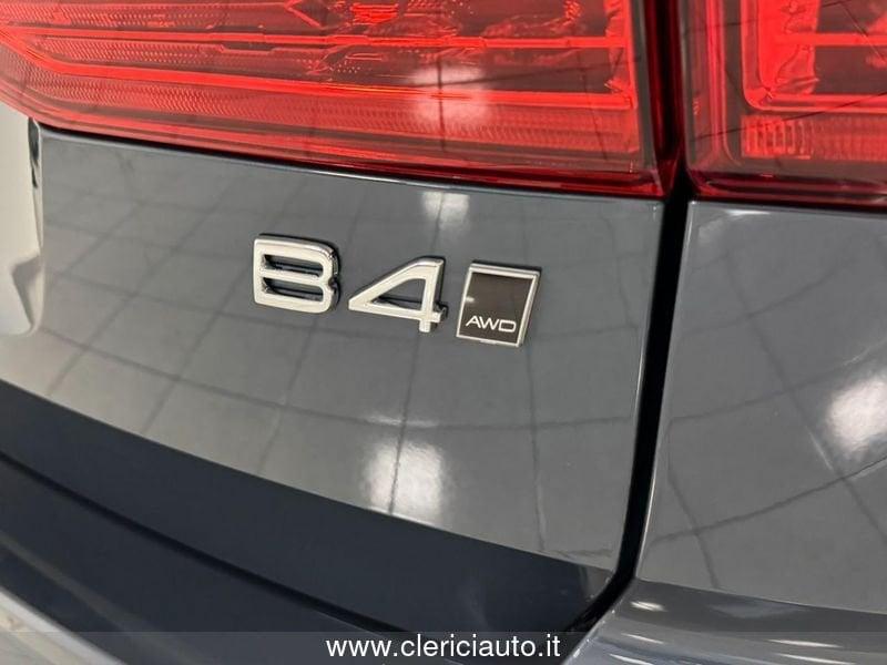 Volvo XC60 B4 (d) AWD automatico Core