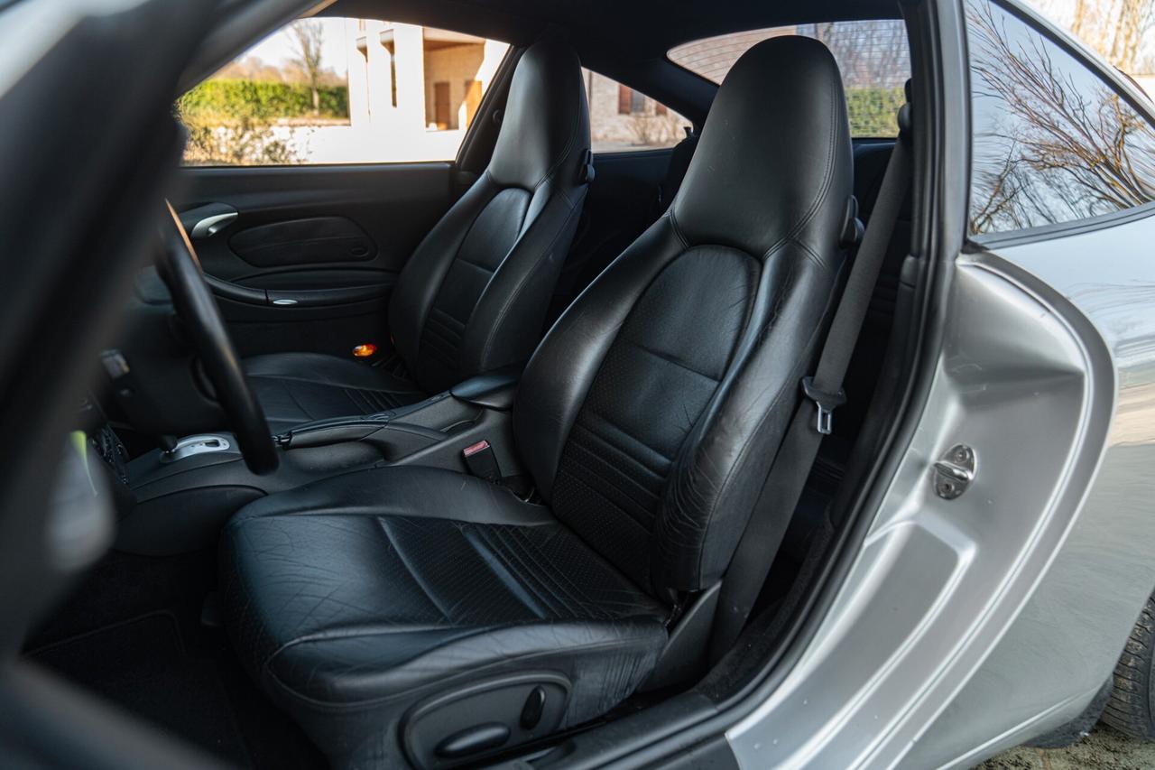 Porsche 996 (911) CARRERA 4 - POR00272