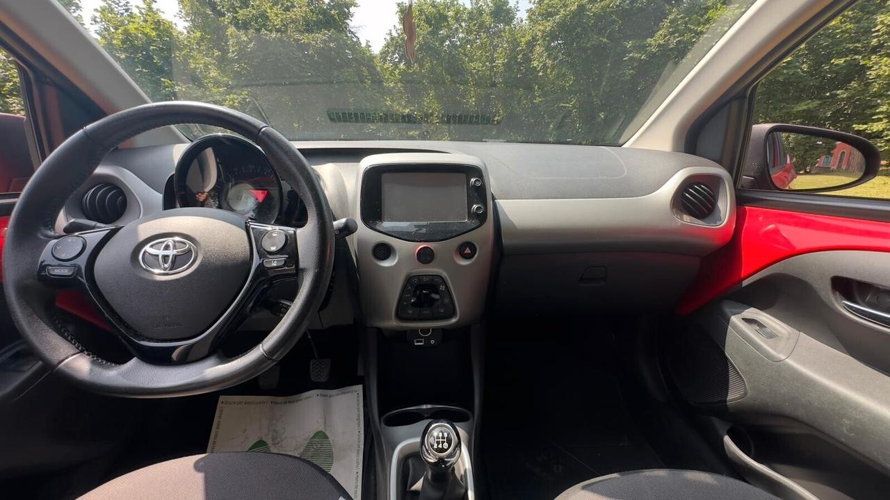 Toyota Aygo 1.0 VVT-i 69 CV 5P 2018 Neopatent GPL Leggi testo