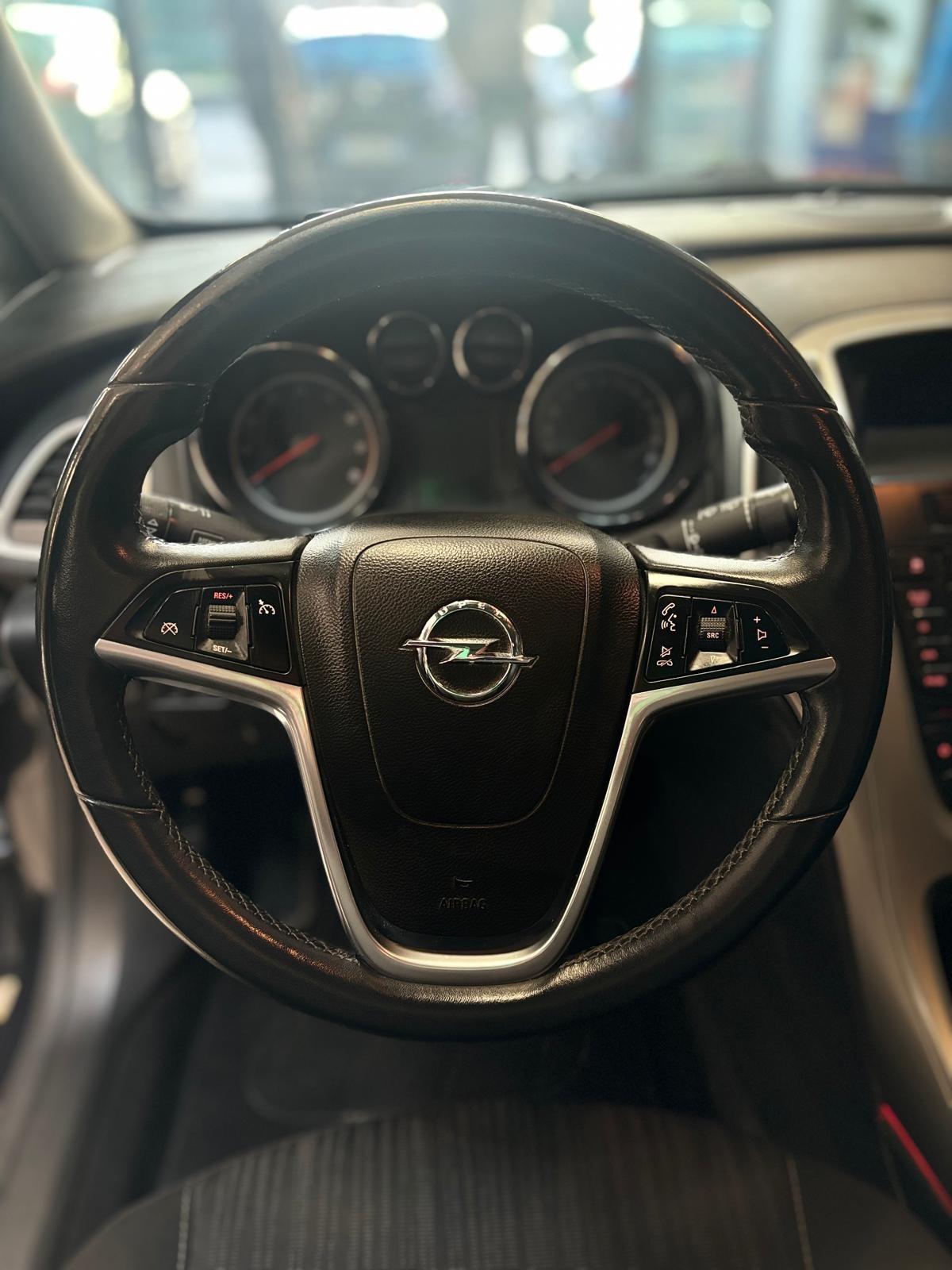 Opel Astra 1.4 100CV 5 porte Cosmo